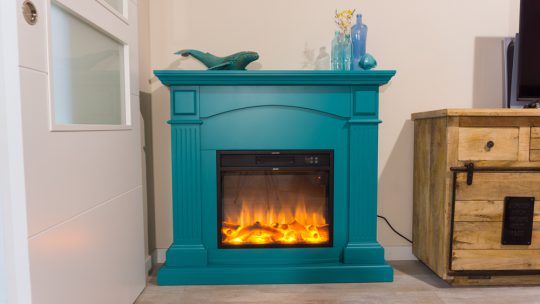 cornice-caminetto-1 - Caminetti da Pavimento Effetto Fuego - Caminetti da Pavimento Effetto Fuego Caminetto da pavimento colore turchese